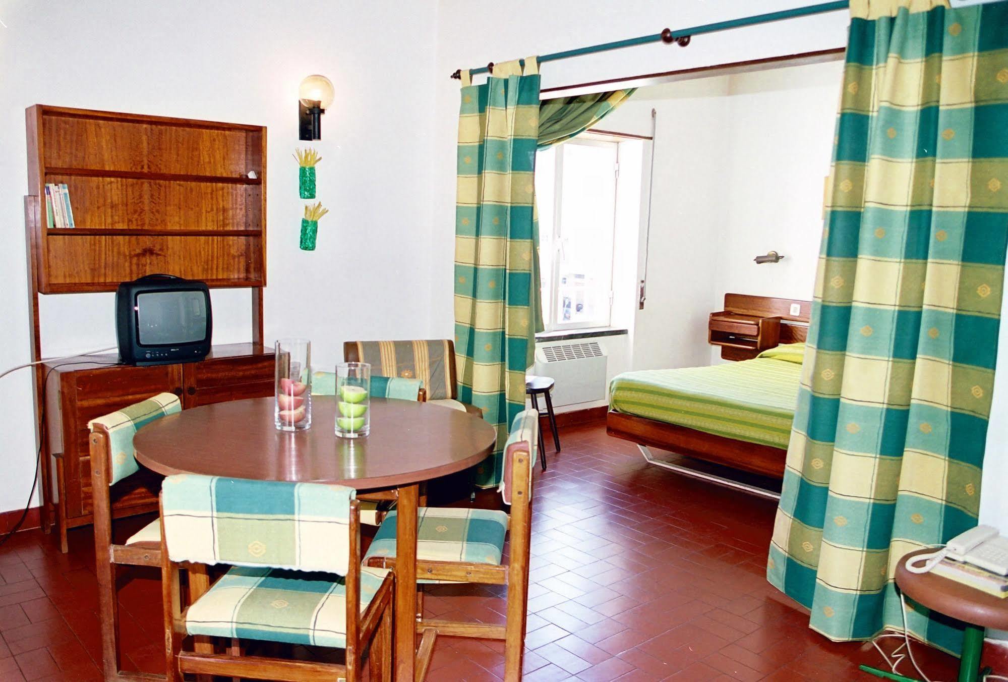 Hotel Apartamento Iate Portimao Luaran gambar