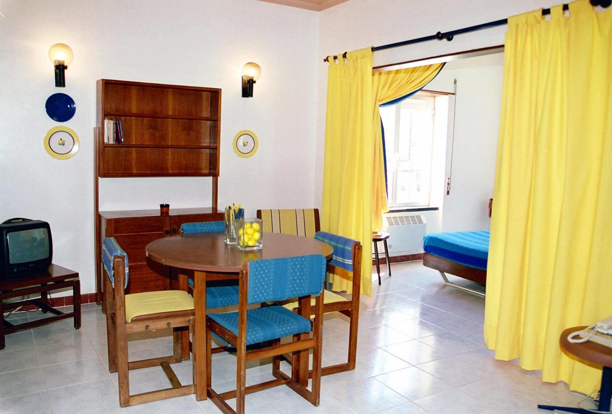 Hotel Apartamento Iate Portimao Luaran gambar